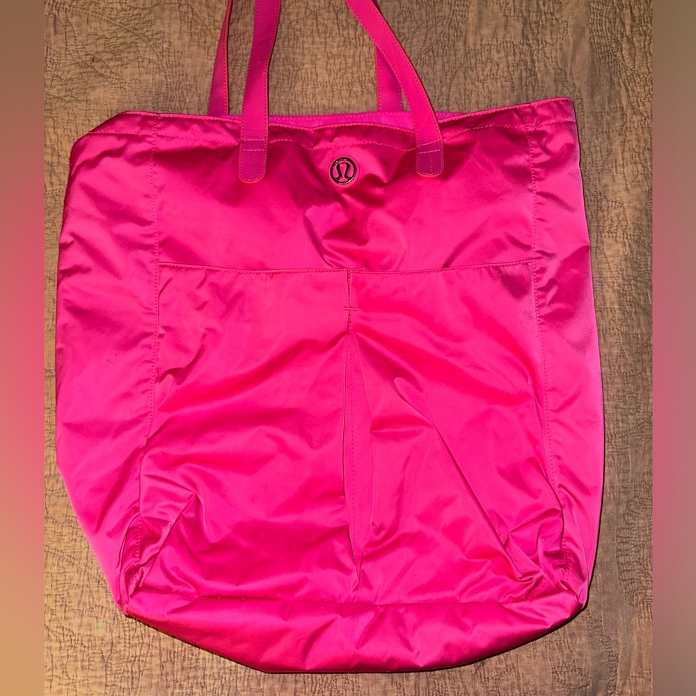 Lululemon tote